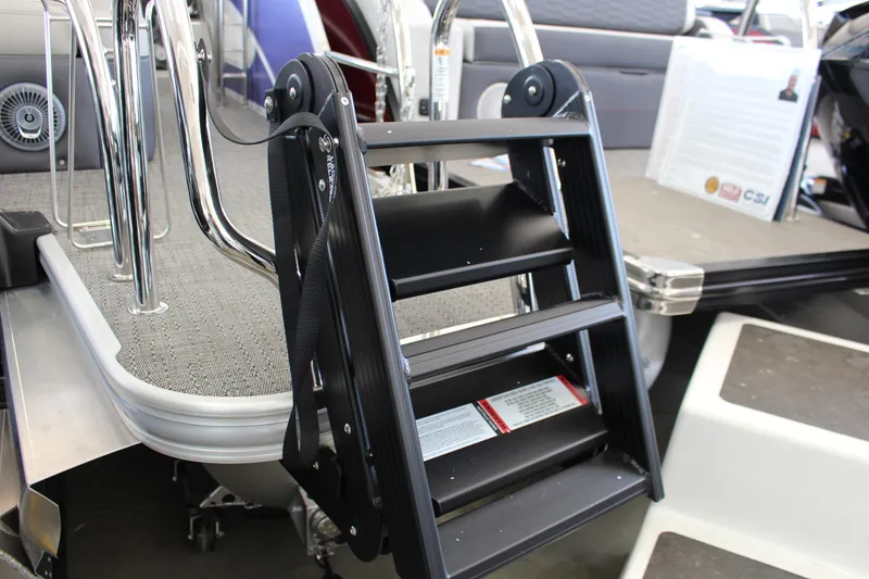 Slide: The Image of 2025 Barletta LUSSO 25U boat ladder and deck detail. - 15