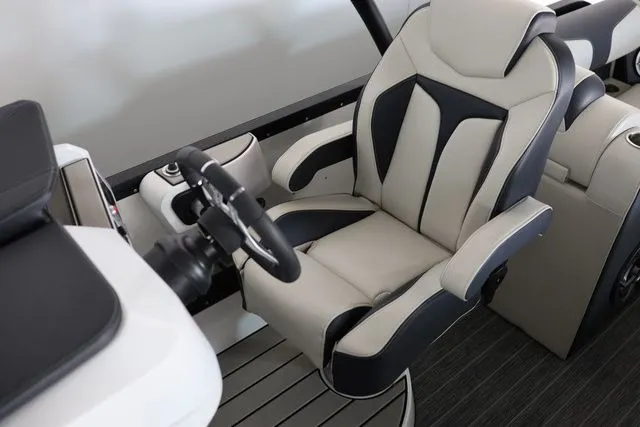 Slide: The Image of Montara 25' SURF BOSS 2.0 CW 2022 - 16