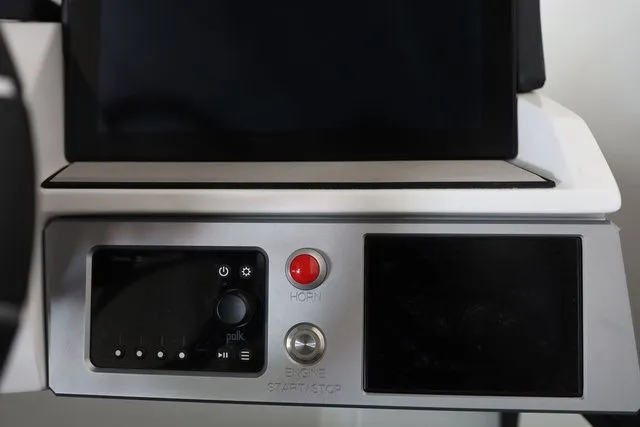 Slide: The Image of Montara 25' SURF BOSS 2.0 CW 2022 - 17