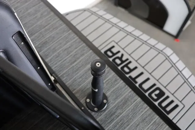 Slide: The Image of Montara 25' SURF BOSS 2.0 CW 2022 - 24