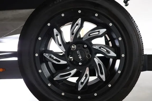 Slide: The Image of Montara 25' SURF BOSS 2.0 CW 2022 - 25