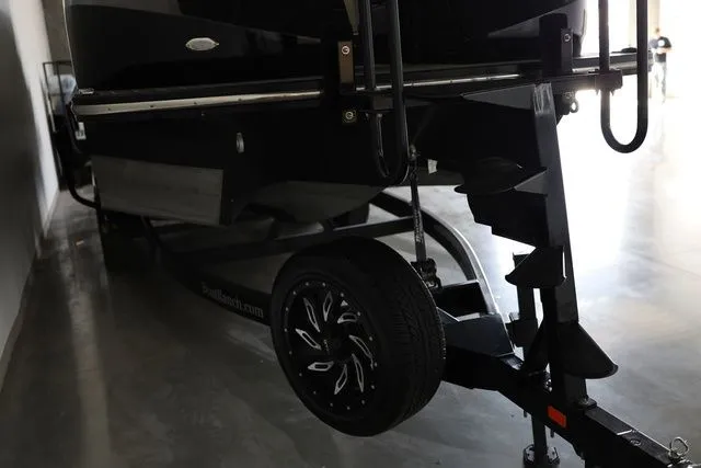 Slide: The Image of Montara 25' SURF BOSS 2.0 CW 2022 - 7