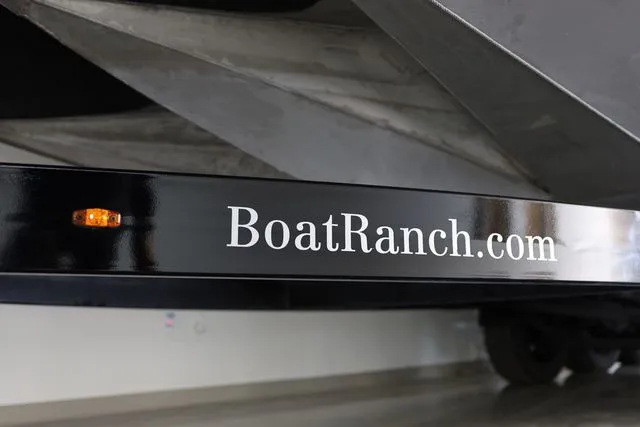 Slide: The Image of Montara 25' SURF BOSS 2.0 CW 2022 - 8