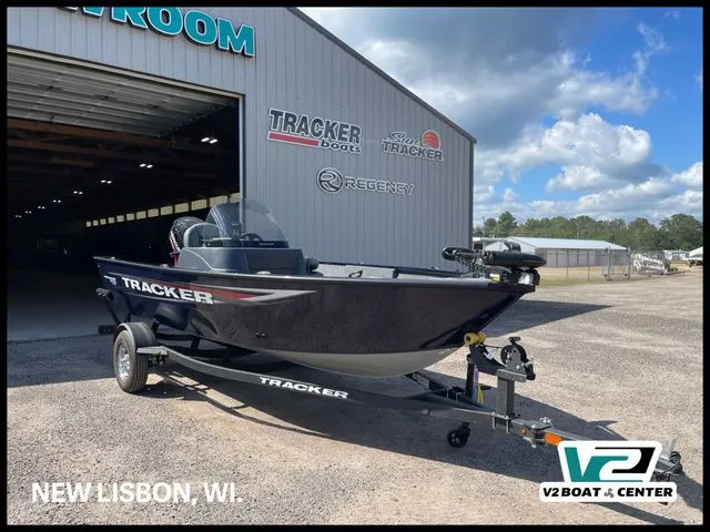 The Image of Tracker Pro Guide V-16 SC 2026 - 1