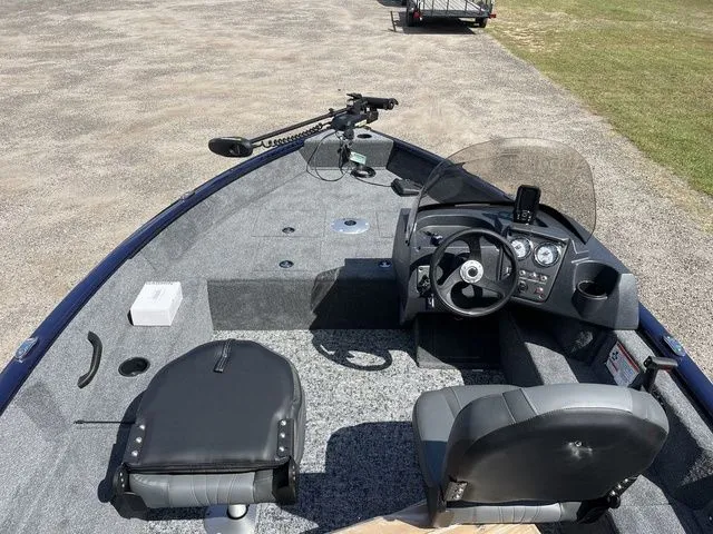 Slide: The Image of Tracker Pro Guide V-16 SC 2026 - 15