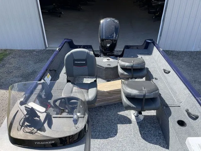 Slide: The Image of Tracker Pro Guide V-16 SC 2026 - 20