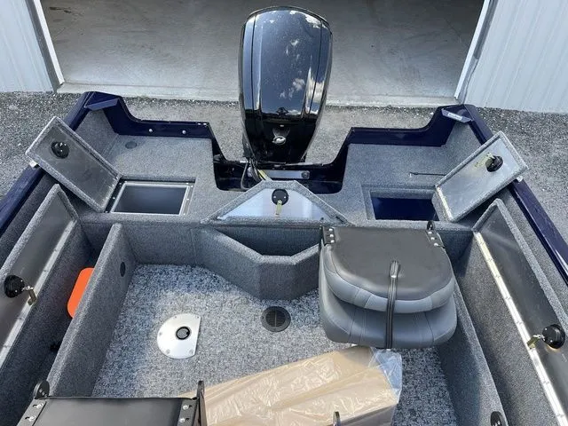 Slide: The Image of Tracker Pro Guide V-16 SC 2026 - 26