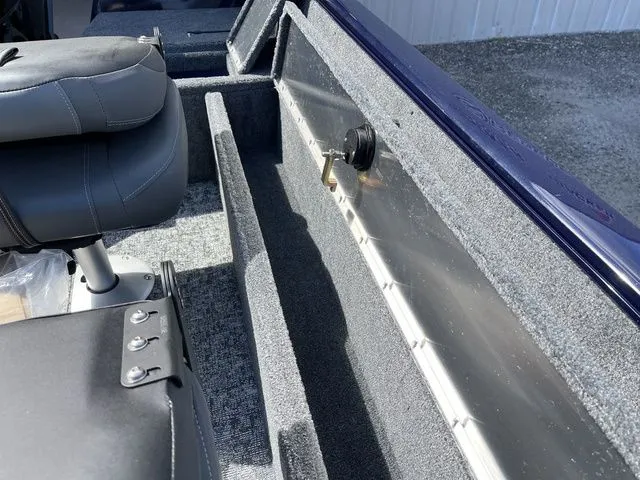 Slide: The Image of Tracker Pro Guide V-16 SC 2026 - 31