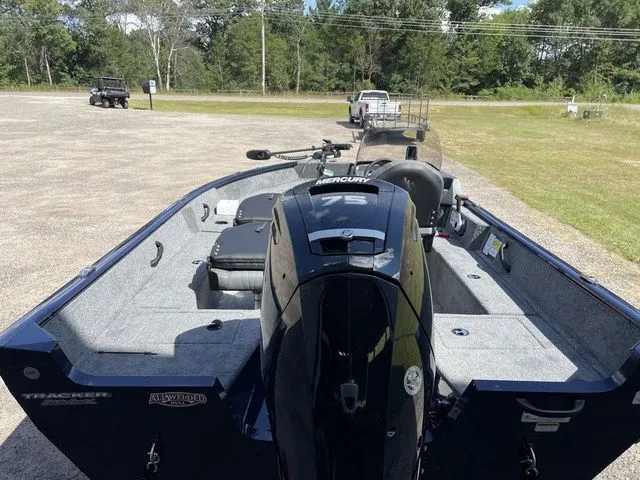 Slide: The Image of Tracker Pro Guide V-16 SC 2026 - 7