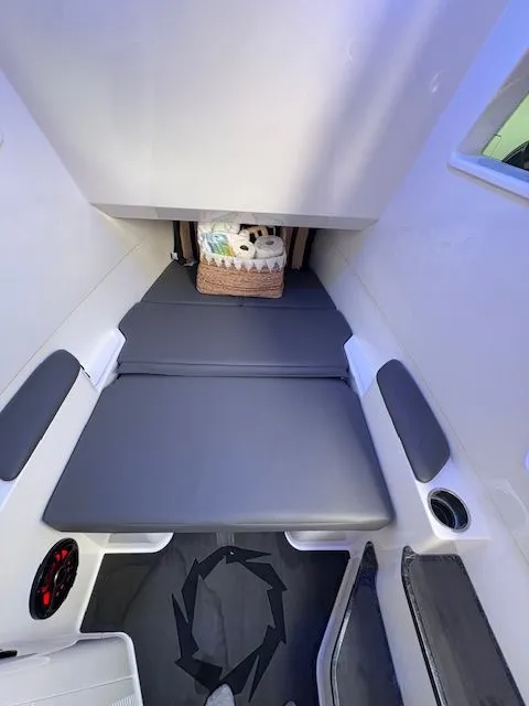 Slide: The Image of Fountain 38SCX 2023 - 9