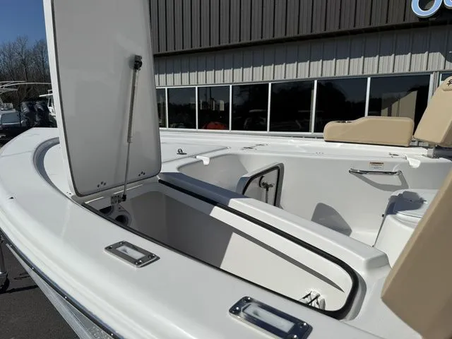 Slide: The Image of Sea Pro 210 Bay 2025 - 13