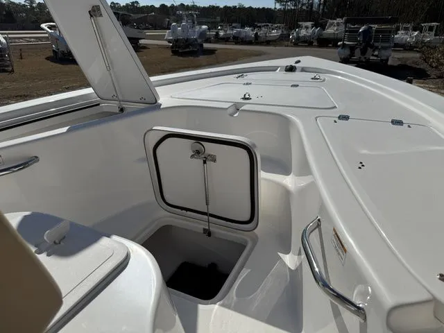 Slide: The Image of Sea Pro 210 Bay 2025 - 18