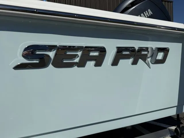 Slide: The Image of Sea Pro 210 Bay 2025 - 23