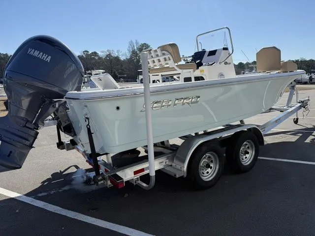 Slide: The Image of Sea Pro 210 Bay 2025 - 5