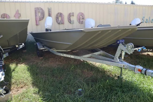 The Image of Lowe Roughneck 1760 Tiller 2025 - 1