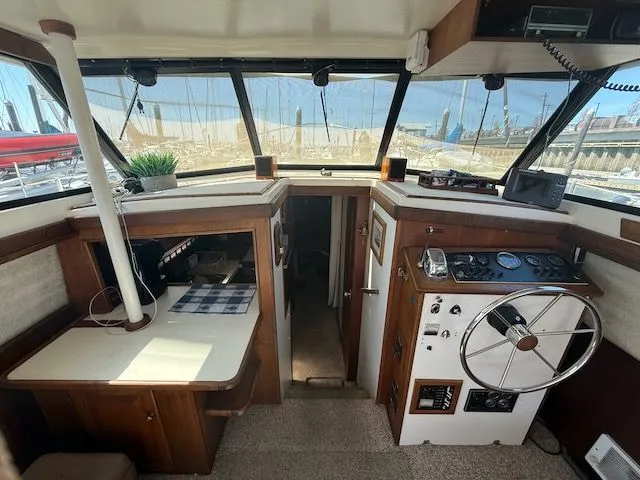 Slide: The Image of Mainship 34 1978 - 18