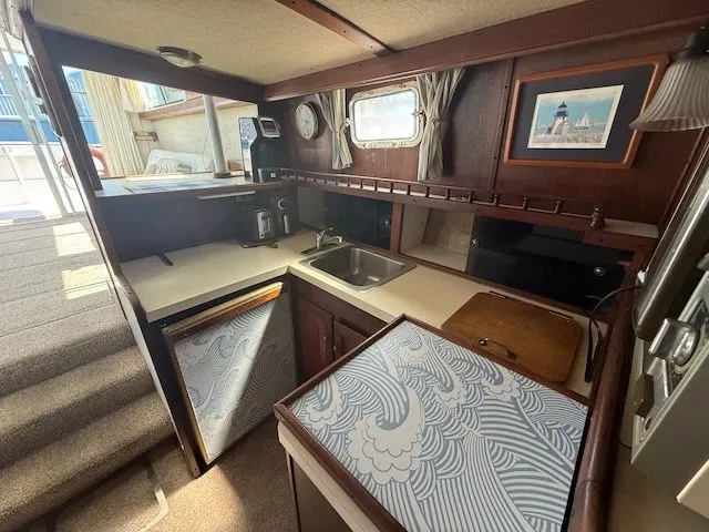 Slide: The Image of Mainship 34 1978 - 19