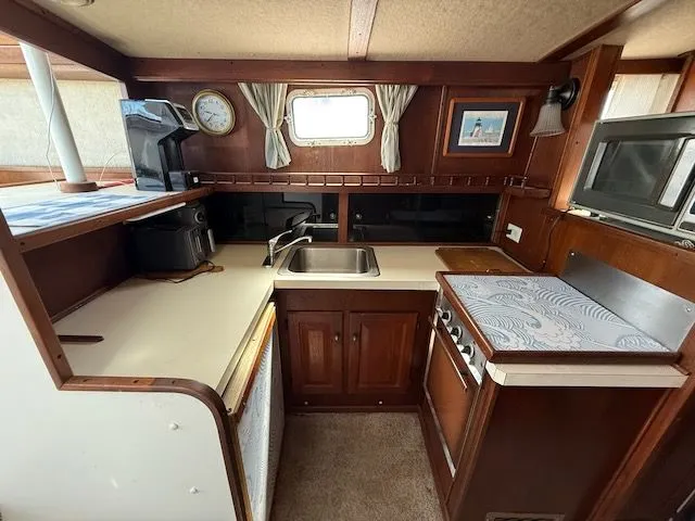 Slide: The Image of Mainship 34 1978 - 20