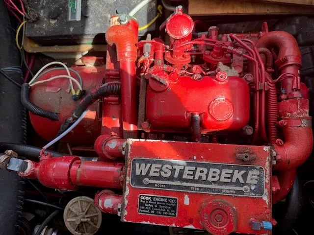 Slide: The Image of Mainship 34 1978 - 37