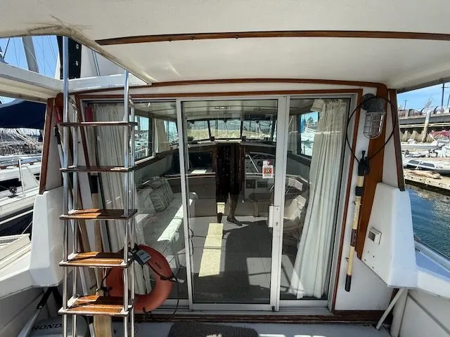 Slide: The Image of Mainship 34 1978 - 4