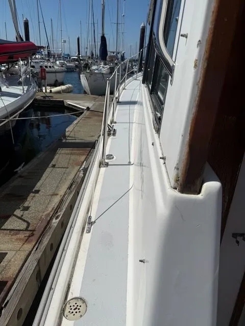 Slide: The Image of Mainship 34 1978 - 50