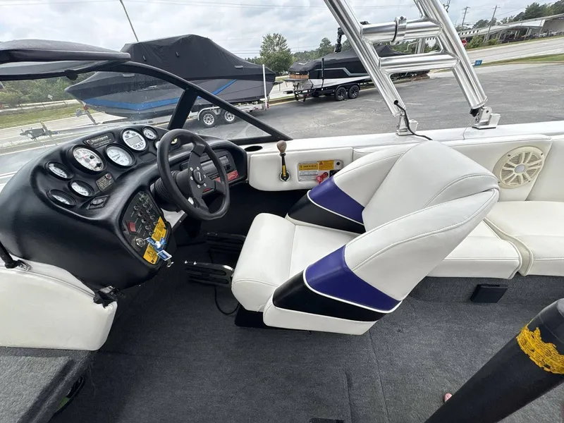 Slide: The Image of Nautique Super Sport 210 1996 - 16