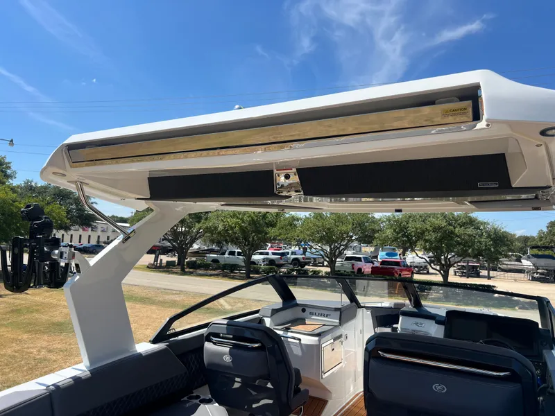 Slide: The Image of 2026 COBALT R31 SURF - Image 27 - 27