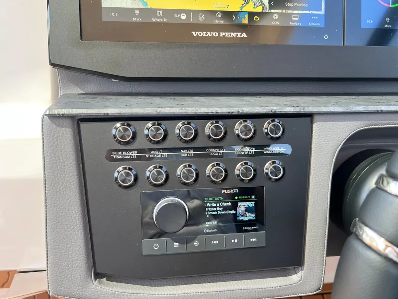 Slide: The Image of 2026 COBALT R31 SURF - Image 37 - 37