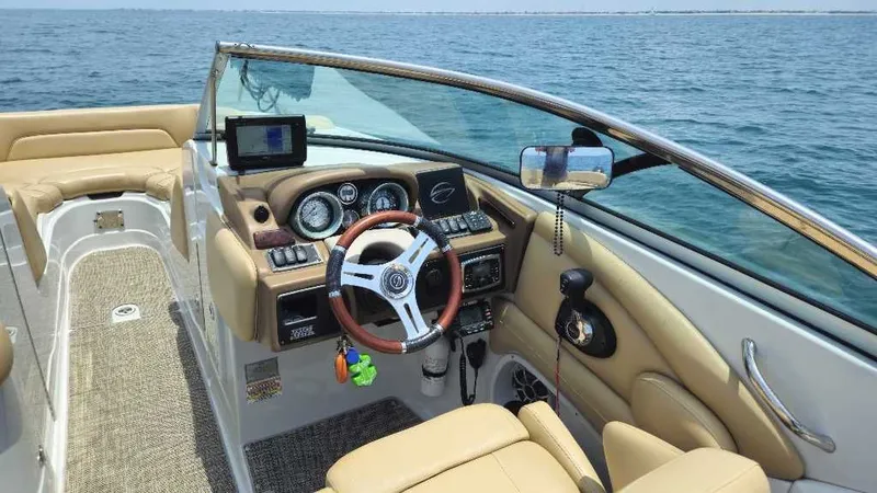 Slide: The Image of Crownline Boats E6XS 2016 - 13