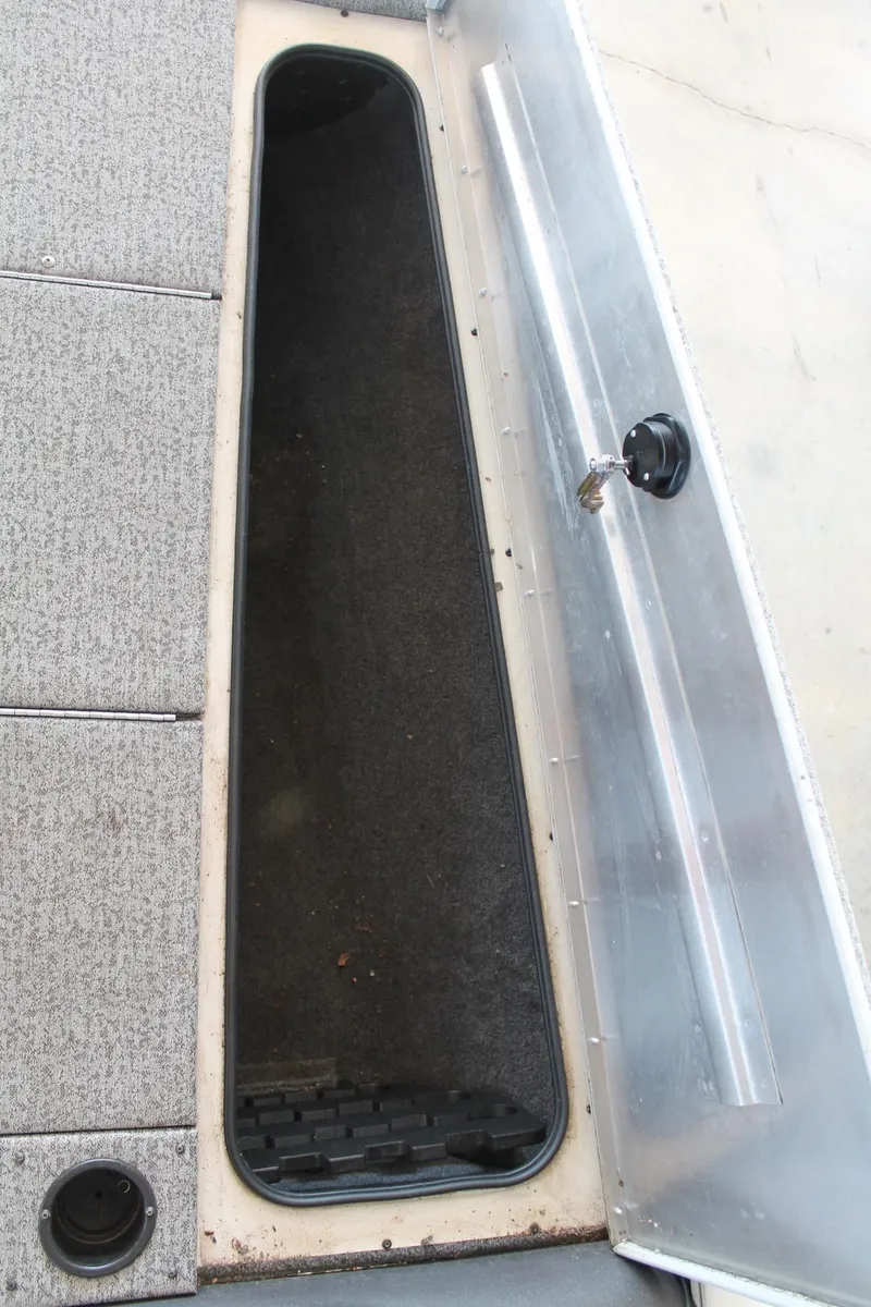 Slide: The Image of Tracker Pro Team 195 TXW 2022 - 9