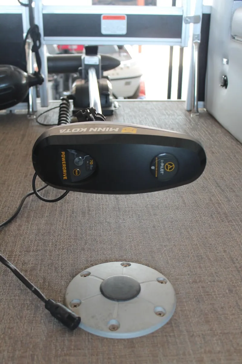 Slide: The Image of Ranger 223FC 2020 - 7