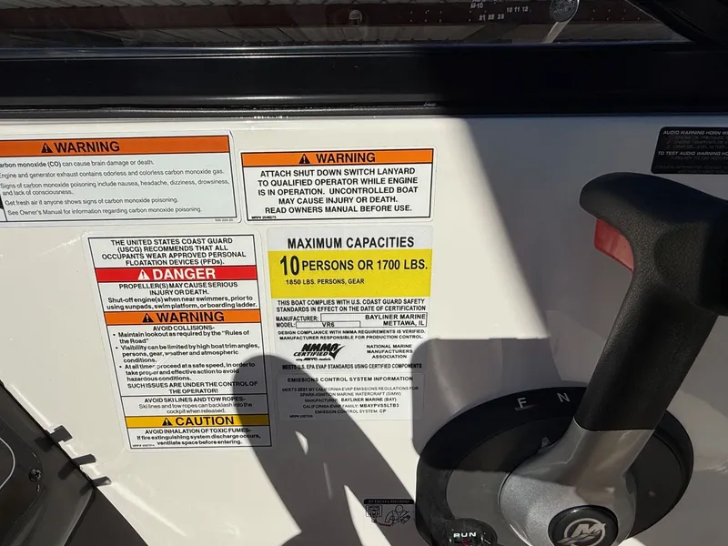 Slide: The Image of Bayliner VR6 Bowrider w/ 4.5L Mercury 250HP! 2021 - 14