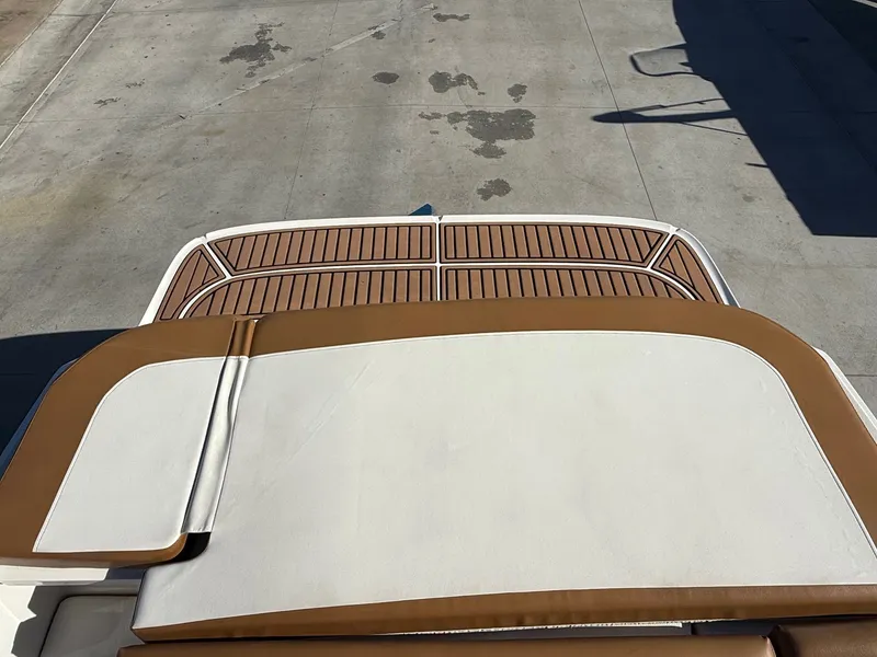 Slide: The Image of Bayliner VR6 Bowrider w/ 4.5L Mercury 250HP! 2021 - 15