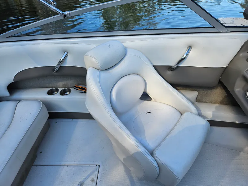 Slide: The Image of Crownline Boats 19 LS 2006 - 16