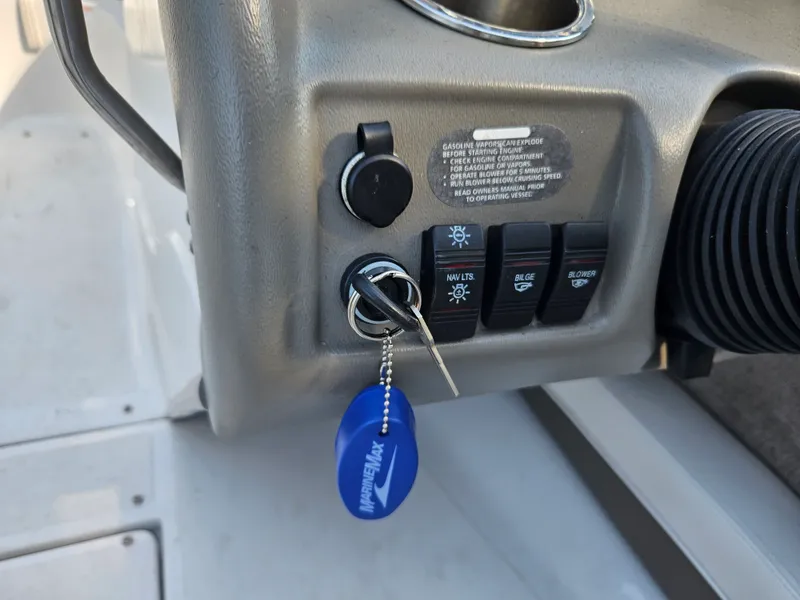 Slide: The Image of Crownline Boats 19 LS 2006 - 21