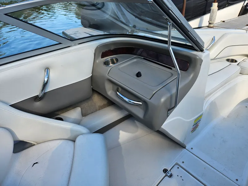 Slide: The Image of Crownline Boats 19 LS 2006 - 8
