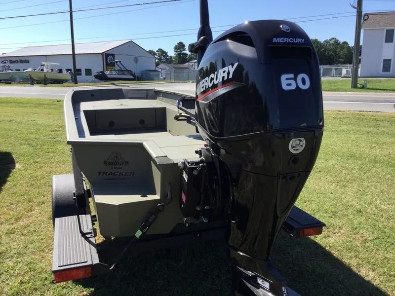 Slide: The Image of Tracker 1650T PRAIRIE WINGS EDITION 2026 - 10