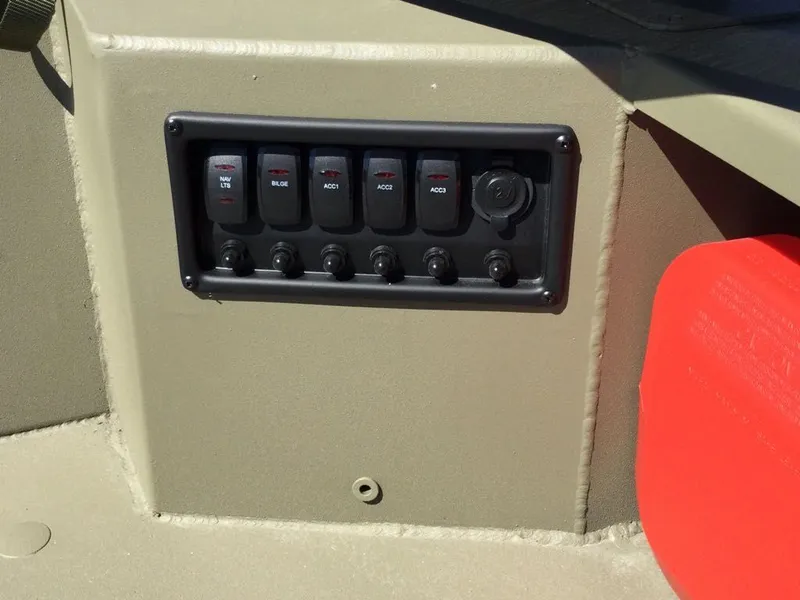 Slide: The Image of Tracker 1650T PRAIRIE WINGS EDITION 2026 - 4