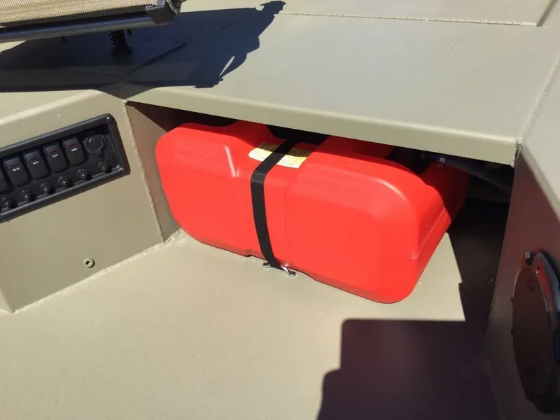 Slide: The Image of Tracker 1650T PRAIRIE WINGS EDITION 2026 - 8