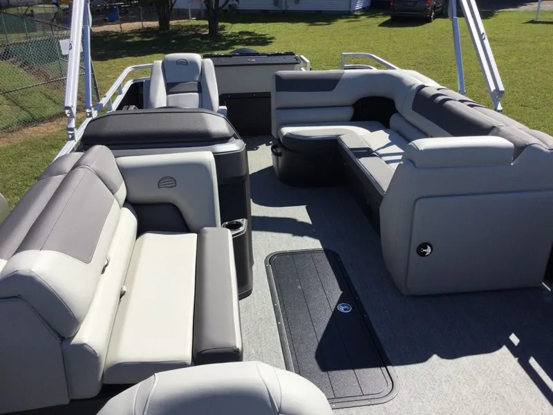 Slide: The Image of Sun Tracker Fishin' Barge 22 XP3 2026 - 13