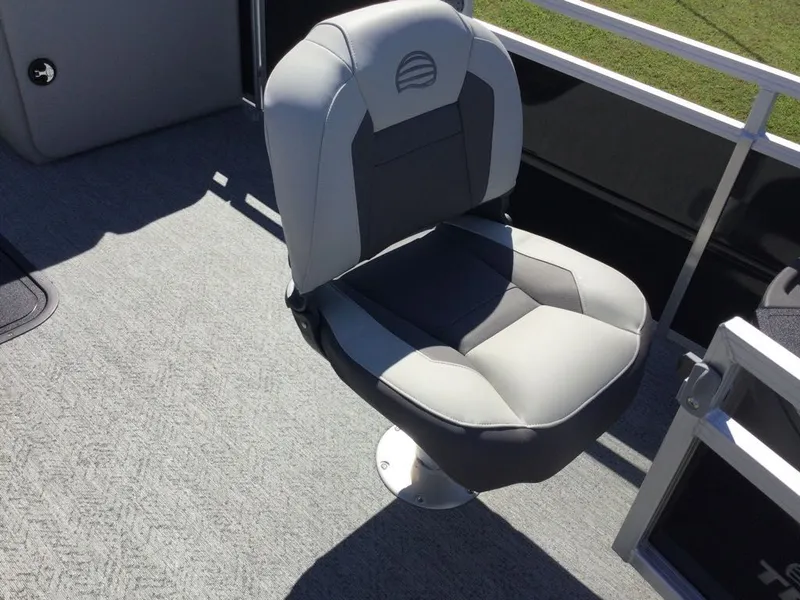 Slide: The Image of Sun Tracker Fishin' Barge 22 XP3 2026 - 15