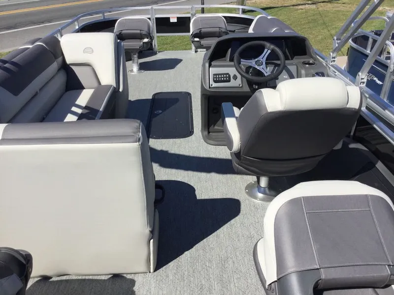 Slide: The Image of Sun Tracker Fishin' Barge 22 XP3 2026 - 19