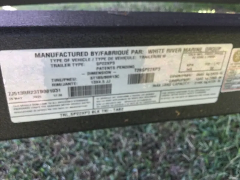 Slide: The Image of Sun Tracker Fishin' Barge 22 XP3 2026 - 20