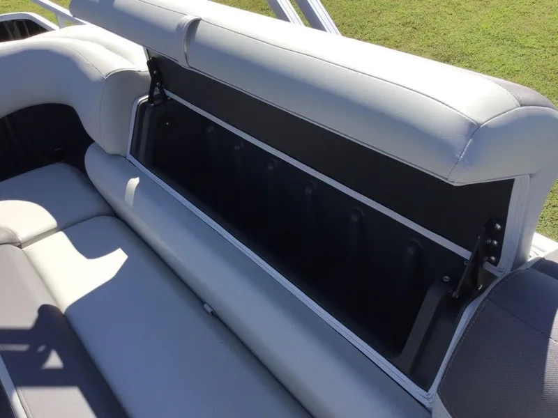 Slide: The Image of Sun Tracker Fishin' Barge 22 XP3 2026 - 25