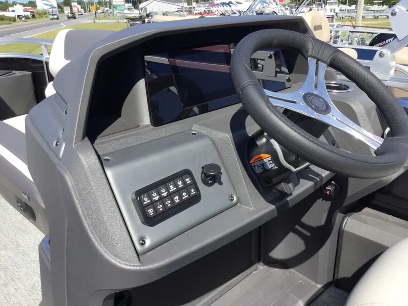 Slide: The Image of Sun Tracker Fishin' Barge 22 XP3 2026 - 4