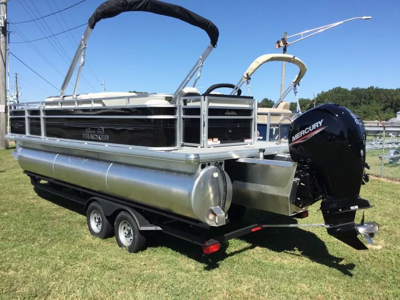 Slide: The Image of Sun Tracker Fishin' Barge 22 XP3 2026 - 6