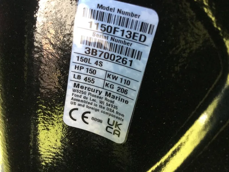 Slide: The Image of Sun Tracker Fishin' Barge 22 XP3 2026 - 9