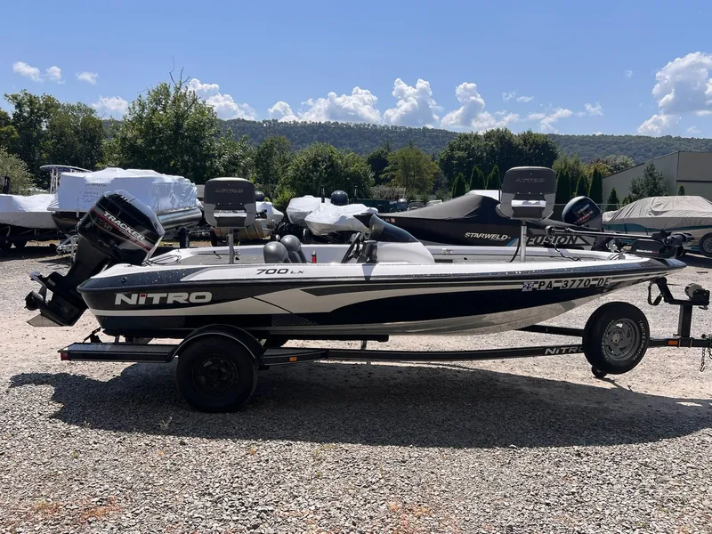 Slide: The Image of Nitro LX700 2002 - 29