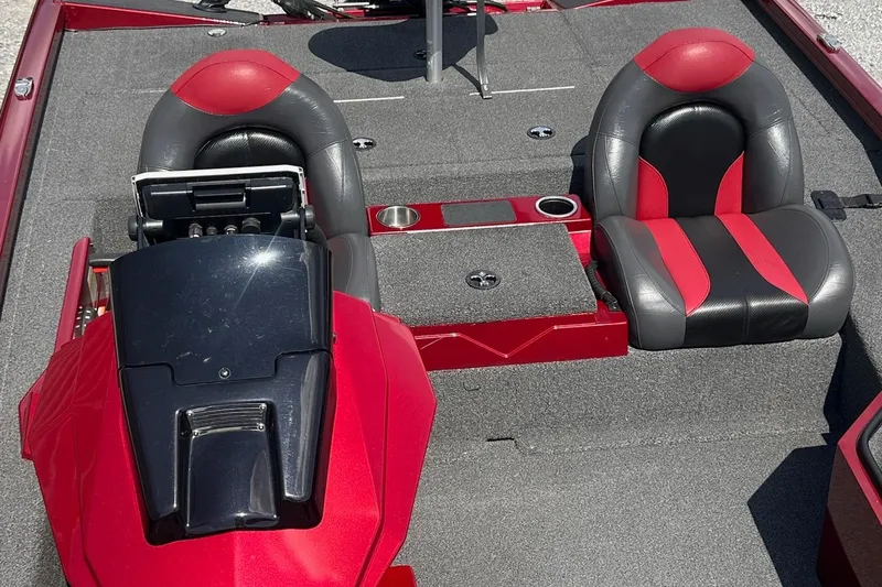 Slide: The Image of 2021 Vexus AVX181 boat interior with red and black seats, sleek design. - 5