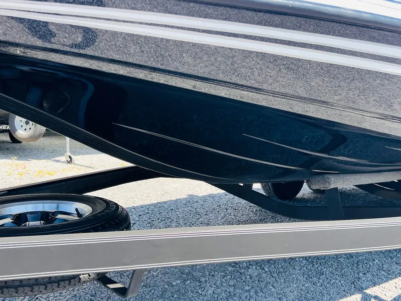 Slide: The Image of Skeeter FX20 2012 - 14